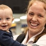 Ketlen marca história no futebol feminino ao viajar com filho após nova regra da CBF