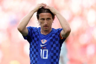 Luka Modric estende vínculo com o Milan até 2027