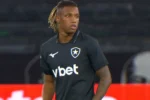 Danilo atua pelo Botafogo e encerra especulações sobre transferência PARA o Palmeiras