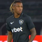 Danilo atua pelo Botafogo e encerra especulações sobre transferência PARA o Palmeiras