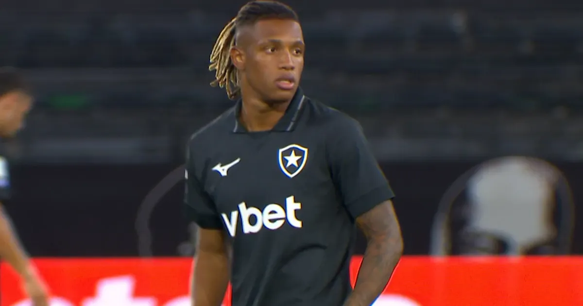 Danilo atua pelo Botafogo e encerra especulações sobre transferência PARA o Palmeiras