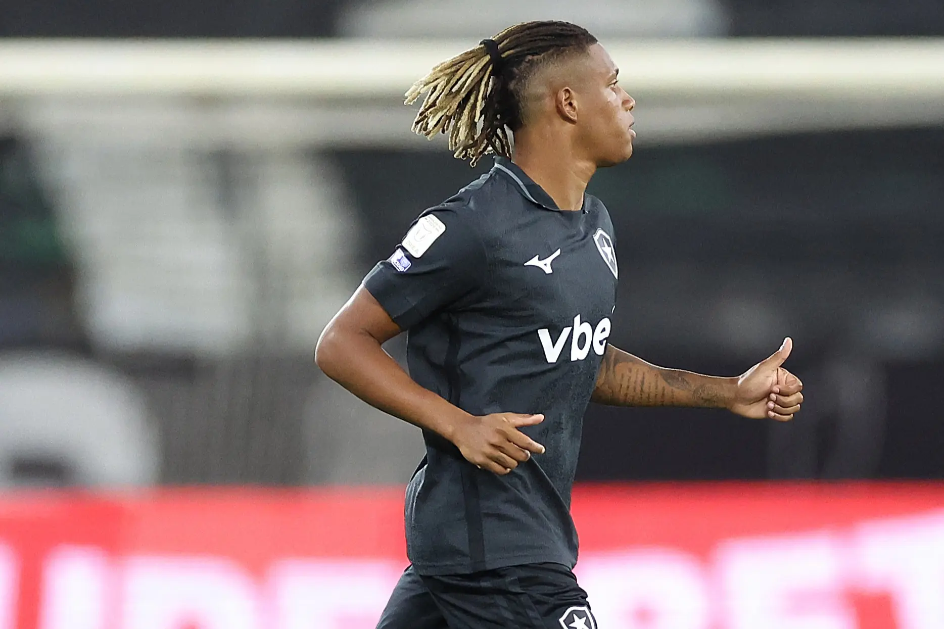 Danilo atinge marca pelo Botafogo e encerra negociações com o Palmeiras