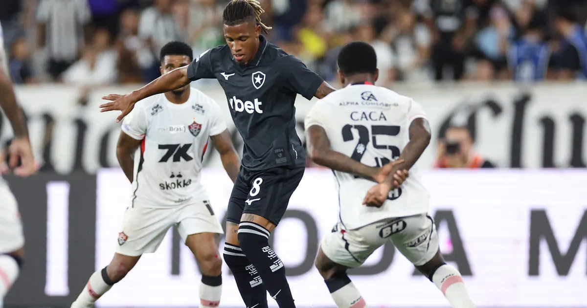 Botafogo empata COM Vitória EM noite de brilho de LUCAS Arcanjo
