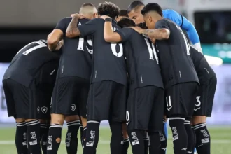 Huguinho se destaca em empate do Botafogo contra o Vitória