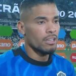 Warleson celebra estreia sem gols sofridos pelo Botafogo no Brasileirão