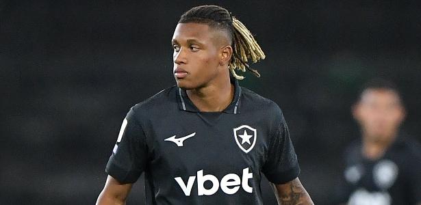 Danilo impõe limite ao Botafogo e recusa transferência para o futebol russo