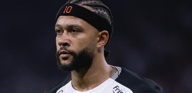 Impasse na renovação de Memphis trava planos do Corinthians no mercado
