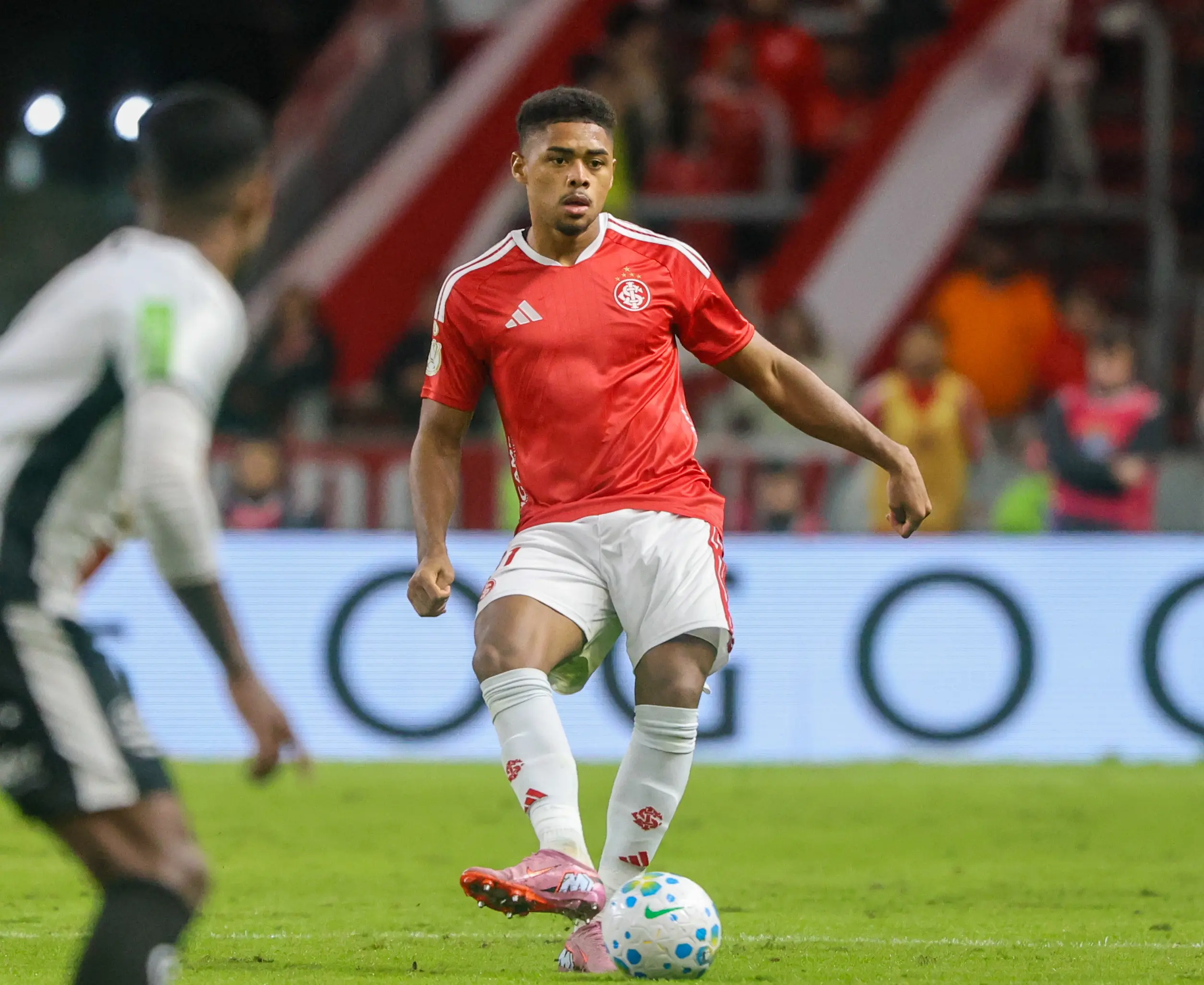 Internacional reconhece erro em defesa de Victor Gabriel após uso de áudio falso
