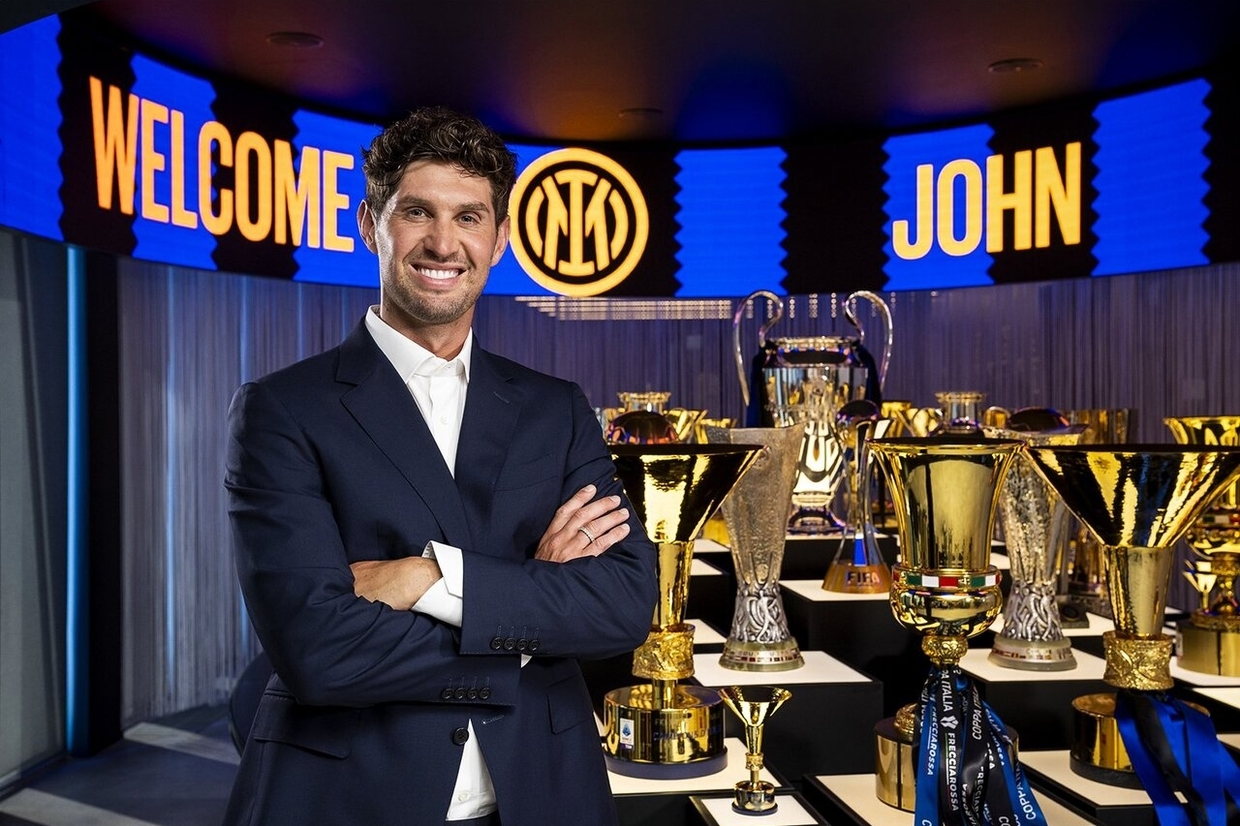 Internazionale oficializa a contratação do zagueiro John Stones