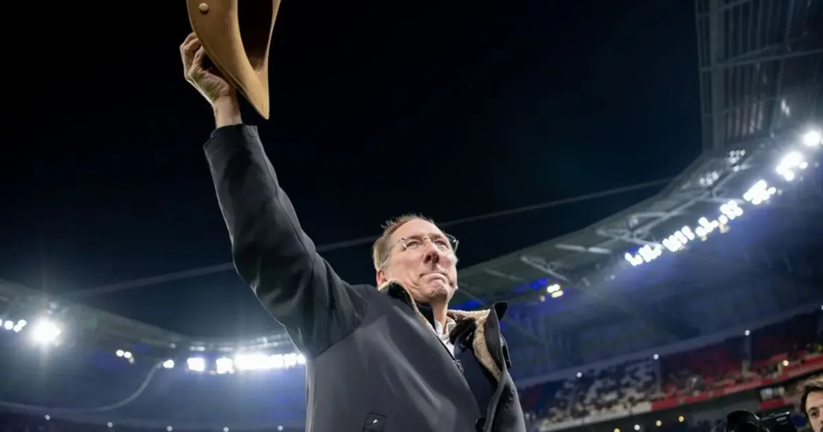 John Textor aciona justiça francesa para cobrar 21 milhões de euros do Lyon