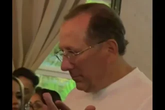 John Textor busca bloqueio de ações da SAF Botafogo em disputa judicial