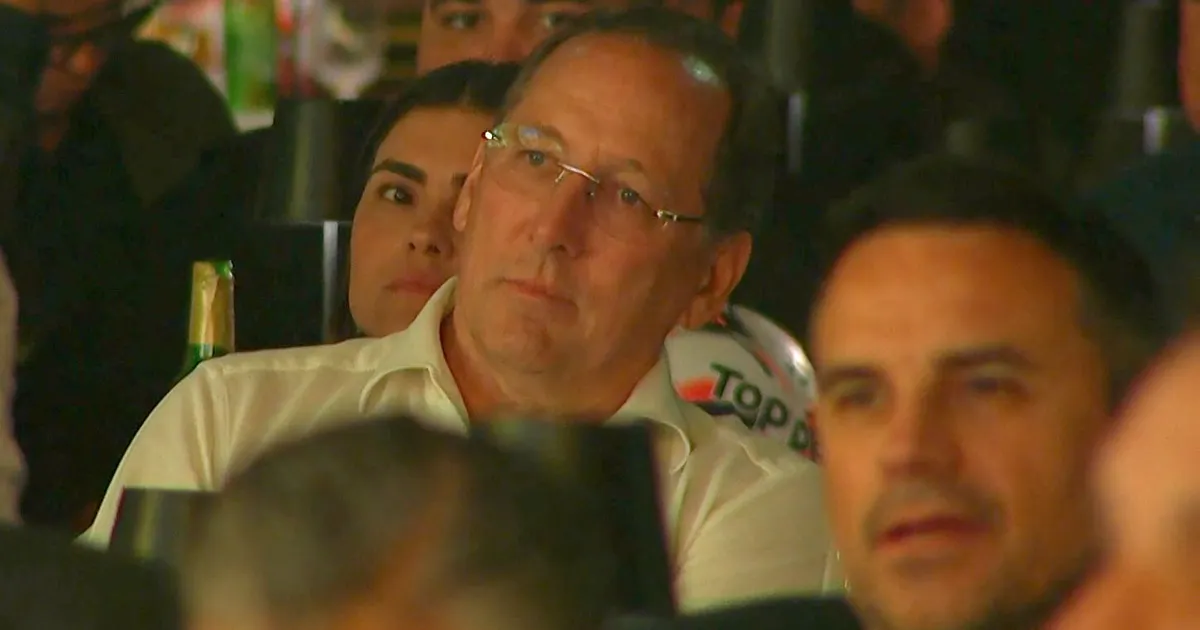 John Textor enfrenta condenação judicial milionária em disputa com a Iconic