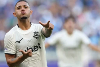 Justino brilha no Botafogo e conquista o prêmio de craque da 20ª rodada do Brasileirão