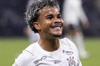 Kaio César ganha destaque no Corinthians e se firma como alternativa ofensiva