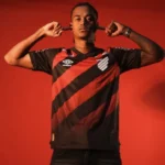 Kerwin Vargas tem nome no BID e reforça o Athletico-pr diante do Vitória na Copa do Brasil