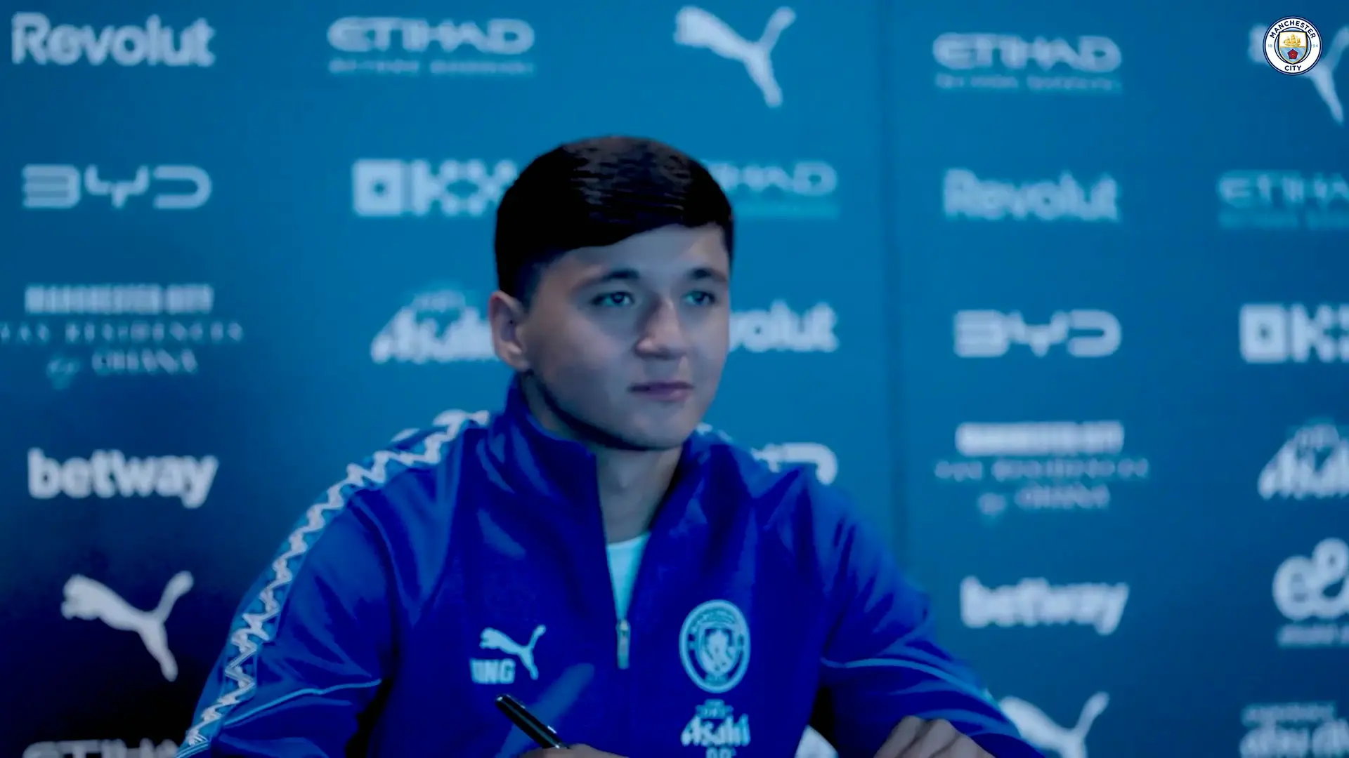 Khusanov formaliza vínculo e inicia nova etapa no Manchester City