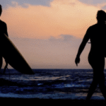 Liga mundial de surfe inova e adota aplicativo de relacionamento em evento californiano