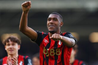 Liverpool monitora Rayan como alternativa para reforçar o ataque