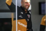 Lucas Moura detalha recuperação de cirurgia e projeta retorno aos gramados pelo São Paulo