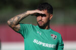 Lucho Acosta projeta postura do Fluminense em duelo decisivo contra o Grêmio