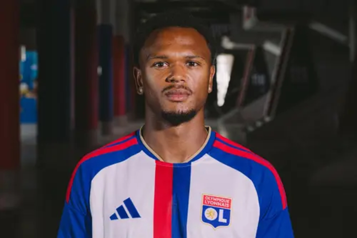 Lyon oficializa empréstimo de Lois Openda da Juventus para reforçar ataque