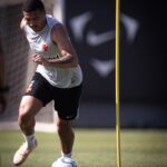 Mateus Carvalho intensifica preparação física no CT Moacyr Barbosa