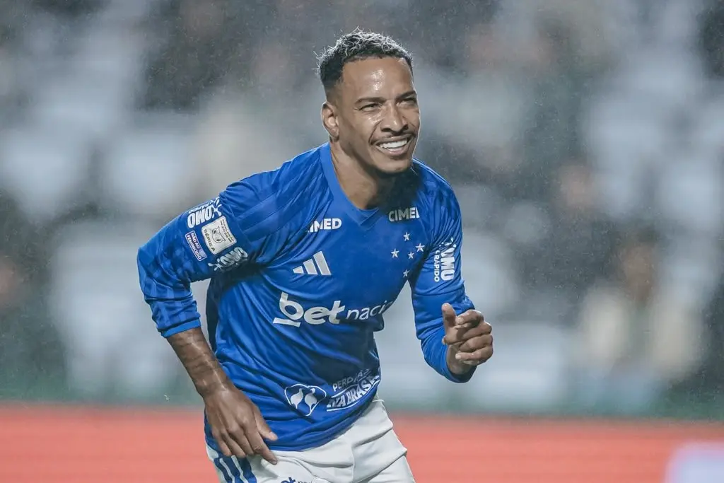 Matheus Pereira garante vitória do Cruzeiro e exalta força do elenco