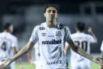 Meio-campista Gabriel Bontempo eleva patamar no Santos e supera marcas de 2025