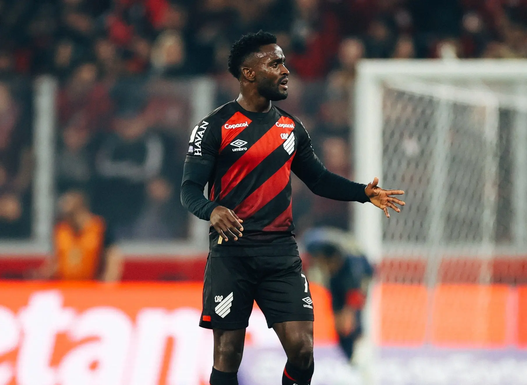 Mendoza projeta confronto contra o Corinthians e destaca momento do Athletico-pr