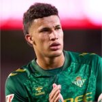 Negociação de Nelson Deossa entre Vasco e Real Betis enfrenta impasse nos bastidores