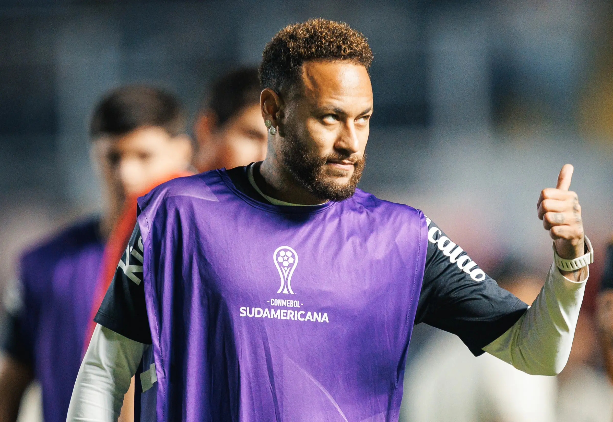 Neymar esclarece atrito no Santos e sinaliza despedida da seleção brasileira