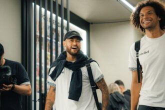 Neymar marca em retorno ao Santos e garante vitória contra a Chapecoense
