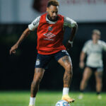 Neymar participa de atividade no CT do Santos e movimenta bastidores do clube