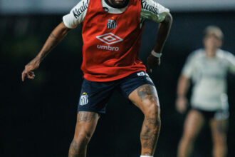 Neymar participa de atividade no CT do Santos e movimenta bastidores do clube