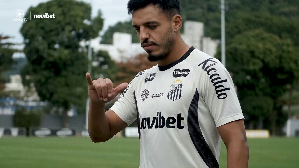 Neymar participa de treino do Santos antes de confronto contra a Chapecoense