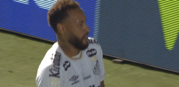 Neymar protagoniza polêmicas com arbitragem e gestos em empate do Santos