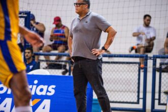Novo técnico da Seleção Feminina de Basquete é Léo Figueiró, ex-treinador do Vasco.