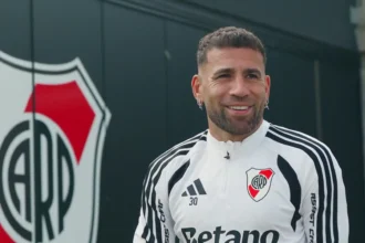 Otamendi marca presença em atividade no River Plate após compromissos com a seleção
