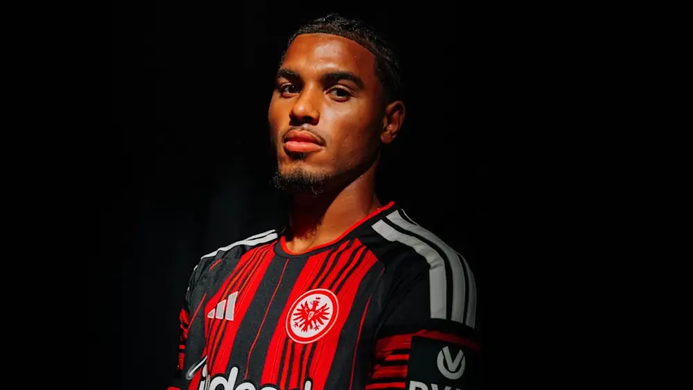 Otávio é o novo reforço do Eintracht Frankfurt em transação milionária