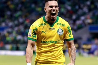Paulinho retorna ao Palmeiras em duelo contra Atlético-mg com Cassierra no ataque