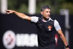 Pedro Emanuel busca primeira vitória no Vasco diante do Mirassol em São Januário