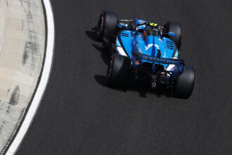 Punição de Sainz na Hungria reflete falhas no sistema de bandeira azul da F1