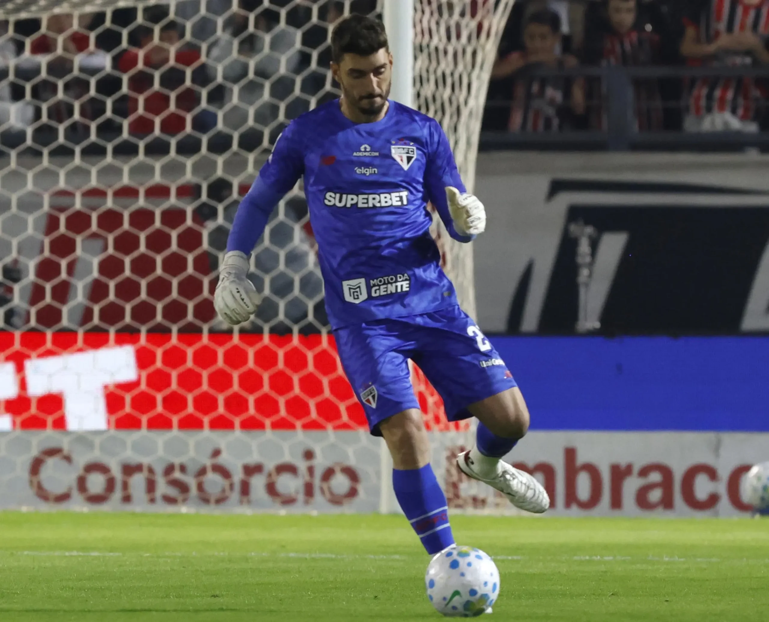 Rafael celebra ponto conquistado diante do Flamengo e projeta crescimento do São Paulo no Brasileiro