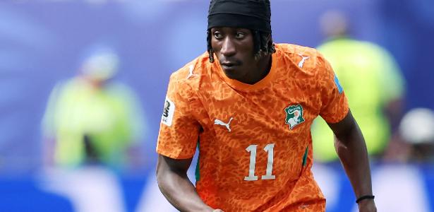 Real Madrid desafia PSG e entra na disputa pela contratação de Yan Diomande
