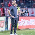 Remo e Vitória medem forças no Mangueirão pela vigésima rodada do Brasileirão