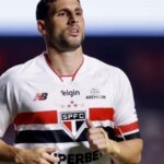 Renovação de Calleri trava no São Paulo por divergências financeiras