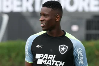 Retorno de Luiz Henrique ao Botafogo enfrenta obstáculos financeiros e jurídicos