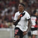 Robert Renan treina e reforça Vasco para o clássico contra o Fluminense