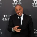 Roberto Carlos nega traição ao Palmeiras, pede perdão à torcida e justifica transferência ao Timão