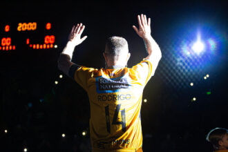Rodrigo Capita encerra trajetória no futsal com goleada do Magnus